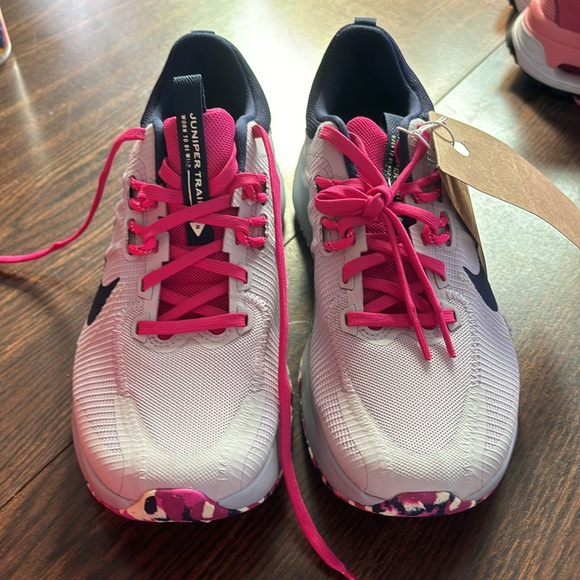 Nike trail juniper NEW size 9 - Picture 3 of 8